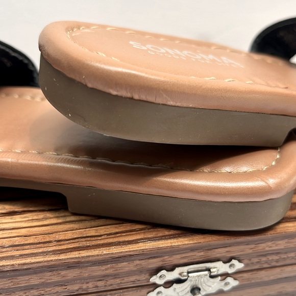 Sonoma Women's Black Flat Slip-On Sandals: S-6.5 - Picture 4 of 5